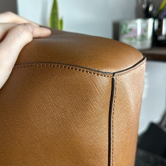 Michael Michael Kors Brown Jet Travel Purse - Picture 15 of 17